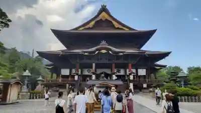 善光寺の本殿・本堂