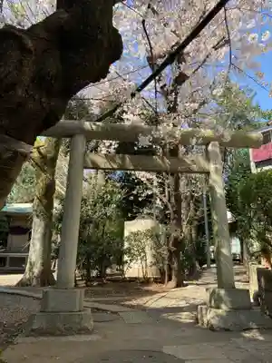 上目黒氷川神社の鳥居