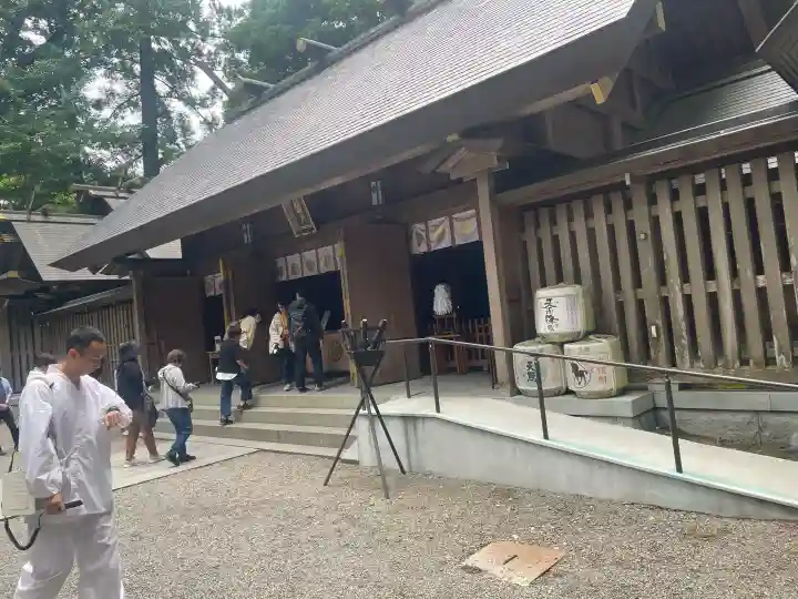 天岩戸神社の{uncategorized: "未分類", other: "その他", undefined: "問題あり", building: "その他建物", grave: "お墓", sacred_gate: "鳥居", guardian: "狛犬", statue: "像", buddha: "仏像", history: "歴史", nature: "自然", garden: "庭園", animal: "動物", pagoda: "塔", temizu: "手水舎", mountain_gate: "山門・神門", sanctuary: "本殿・本堂", subordinate: "末社・摂社", art: "芸術", scenery: "景色", jizo: "地蔵", ema: "絵馬", goshuin: "御朱印", omikuji: "おみくじ", items: "授与品その他", amulet: "お守り", goshuincho: "御朱印帳", eats: "食事", festival: "お祭り", votive_dance: "神楽", shichigosan: "七五三参", wedding: "結婚式", experience: "体験その他", initially: "初詣", around: "周辺", anti_infection: "感染症対策"}