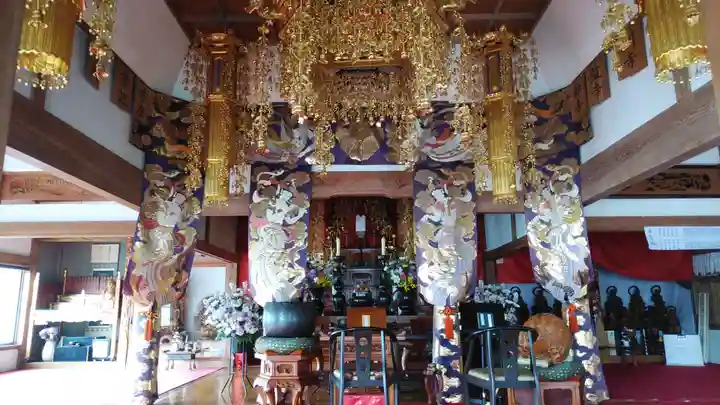 宝蔵寺の本殿・本堂