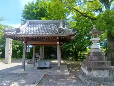 白髭神社の{uncategorized: "未分類", other: "その他", undefined: "問題あり", building: "その他建物", grave: "お墓", sacred_gate: "鳥居", guardian: "狛犬", statue: "像", buddha: "仏像", history: "歴史", nature: "自然", garden: "庭園", animal: "動物", pagoda: "塔", temizu: "手水舎", mountain_gate: "山門・神門", sanctuary: "本殿・本堂", subordinate: "末社・摂社", art: "芸術", scenery: "景色", jizo: "地蔵", ema: "絵馬", goshuin: "御朱印", omikuji: "おみくじ", items: "授与品その他", amulet: "お守り", goshuincho: "御朱印帳", eats: "食事", festival: "お祭り", votive_dance: "神楽", shichigosan: "七五三参", wedding: "結婚式", experience: "体験その他", initially: "初詣", around: "周辺", anti_infection: "感染症対策"}