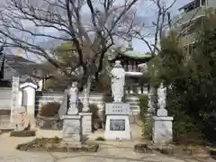 大聖勝軍寺の像