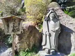 乗蓮寺の像