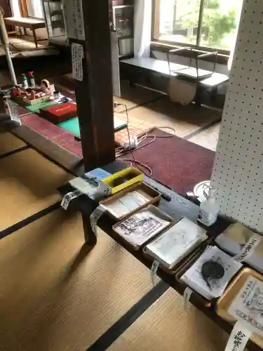 宝珠院の{uncategorized: "未分類", other: "その他", undefined: "問題あり", building: "その他建物", grave: "お墓", sacred_gate: "鳥居", guardian: "狛犬", statue: "像", buddha: "仏像", history: "歴史", nature: "自然", garden: "庭園", animal: "動物", pagoda: "塔", temizu: "手水舎", mountain_gate: "山門・神門", sanctuary: "本殿・本堂", subordinate: "末社・摂社", art: "芸術", scenery: "景色", jizo: "地蔵", ema: "絵馬", goshuin: "御朱印", omikuji: "おみくじ", items: "授与品その他", amulet: "お守り", goshuincho: "御朱印帳", eats: "食事", festival: "お祭り", votive_dance: "神楽", shichigosan: "七五三参", wedding: "結婚式", experience: "体験その他", initially: "初詣", around: "周辺", anti_infection: "感染症対策"}