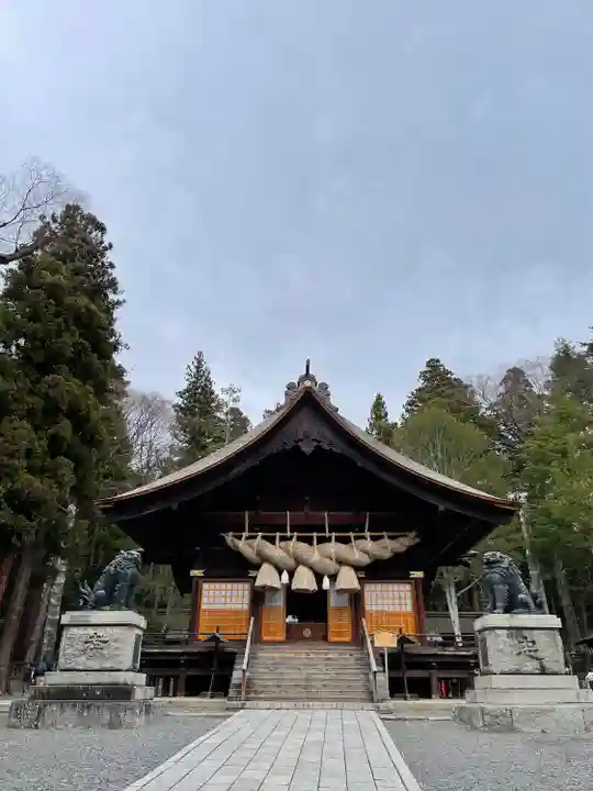 諏訪大社下社秋宮の本殿・本堂