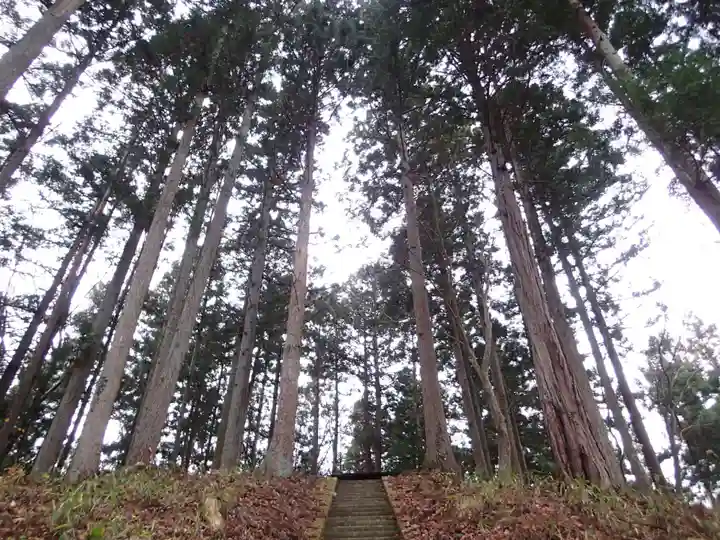 飯豊比売神社の自然