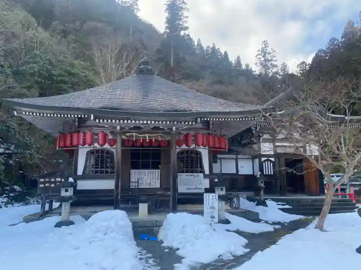 瑠璃寺の{uncategorized: "未分類", other: "その他", undefined: "問題あり", building: "その他建物", grave: "お墓", sacred_gate: "鳥居", guardian: "狛犬", statue: "像", buddha: "仏像", history: "歴史", nature: "自然", garden: "庭園", animal: "動物", pagoda: "塔", temizu: "手水舎", mountain_gate: "山門・神門", sanctuary: "本殿・本堂", subordinate: "末社・摂社", art: "芸術", scenery: "景色", jizo: "地蔵", ema: "絵馬", goshuin: "御朱印", omikuji: "おみくじ", items: "授与品その他", amulet: "お守り", goshuincho: "御朱印帳", eats: "食事", festival: "お祭り", votive_dance: "神楽", shichigosan: "七五三参", wedding: "結婚式", experience: "体験その他", initially: "初詣", around: "周辺", anti_infection: "感染症対策"}