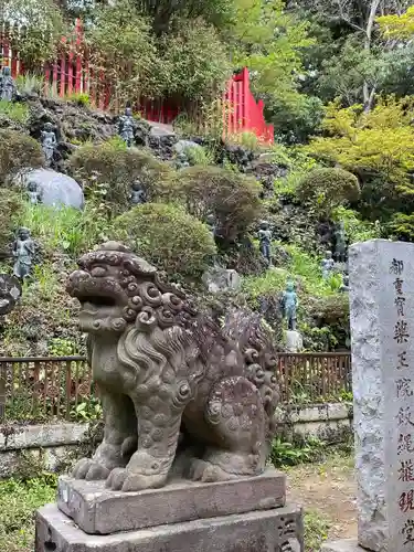 高尾山薬王院の狛犬