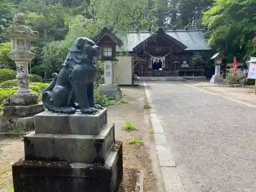 神明社の狛犬