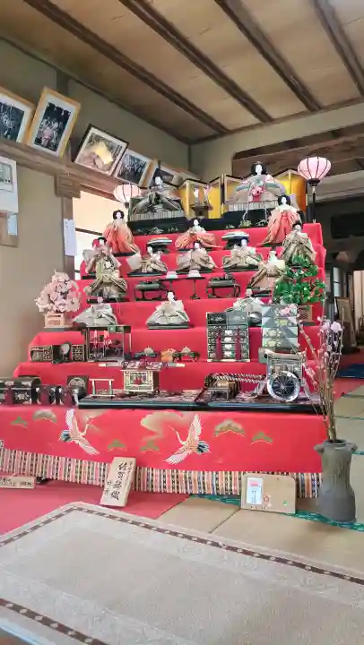 五所駒瀧神社の{uncategorized: "未分類", other: "その他", undefined: "問題あり", building: "その他建物", grave: "お墓", sacred_gate: "鳥居", guardian: "狛犬", statue: "像", buddha: "仏像", history: "歴史", nature: "自然", garden: "庭園", animal: "動物", pagoda: "塔", temizu: "手水舎", mountain_gate: "山門・神門", sanctuary: "本殿・本堂", subordinate: "末社・摂社", art: "芸術", scenery: "景色", jizo: "地蔵", ema: "絵馬", goshuin: "御朱印", omikuji: "おみくじ", items: "授与品その他", amulet: "お守り", goshuincho: "御朱印帳", eats: "食事", festival: "お祭り", votive_dance: "神楽", shichigosan: "七五三参", wedding: "結婚式", experience: "体験その他", initially: "初詣", around: "周辺", anti_infection: "感染症対策"}