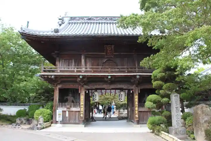 霊山寺の山門・神門