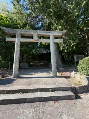 龍田神社の{uncategorized: "未分類", other: "その他", undefined: "問題あり", building: "その他建物", grave: "お墓", sacred_gate: "鳥居", guardian: "狛犬", statue: "像", buddha: "仏像", history: "歴史", nature: "自然", garden: "庭園", animal: "動物", pagoda: "塔", temizu: "手水舎", mountain_gate: "山門・神門", sanctuary: "本殿・本堂", subordinate: "末社・摂社", art: "芸術", scenery: "景色", jizo: "地蔵", ema: "絵馬", goshuin: "御朱印", omikuji: "おみくじ", items: "授与品その他", amulet: "お守り", goshuincho: "御朱印帳", eats: "食事", festival: "お祭り", votive_dance: "神楽", shichigosan: "七五三参", wedding: "結婚式", experience: "体験その他", initially: "初詣", around: "周辺", anti_infection: "感染症対策"}
