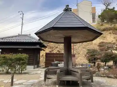 妙福寺の{uncategorized: "未分類", other: "その他", undefined: "問題あり", building: "その他建物", grave: "お墓", sacred_gate: "鳥居", guardian: "狛犬", statue: "像", buddha: "仏像", history: "歴史", nature: "自然", garden: "庭園", animal: "動物", pagoda: "塔", temizu: "手水舎", mountain_gate: "山門・神門", sanctuary: "本殿・本堂", subordinate: "末社・摂社", art: "芸術", scenery: "景色", jizo: "地蔵", ema: "絵馬", goshuin: "御朱印", omikuji: "おみくじ", items: "授与品その他", amulet: "お守り", goshuincho: "御朱印帳", eats: "食事", festival: "お祭り", votive_dance: "神楽", shichigosan: "七五三参", wedding: "結婚式", experience: "体験その他", initially: "初詣", around: "周辺", anti_infection: "感染症対策"}