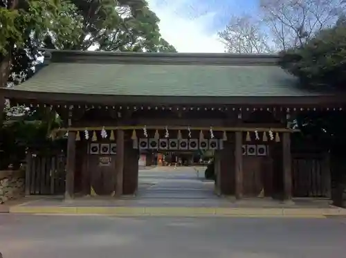 砥鹿神社（里宮）の山門・神門