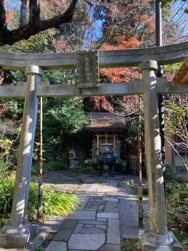 杉本寺の末社