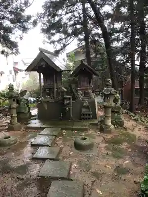 水玉稲荷神社の末社・摂社
