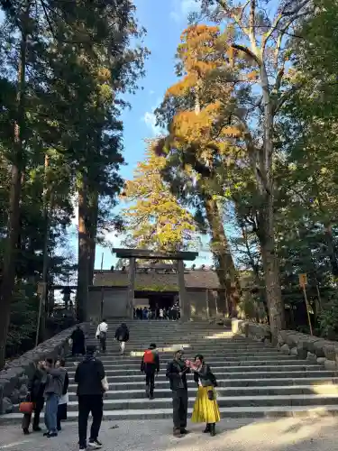 伊勢神宮内宮（皇大神宮）の{uncategorized: "未分類", other: "その他", undefined: "問題あり", building: "その他建物", grave: "お墓", sacred_gate: "鳥居", guardian: "狛犬", statue: "像", buddha: "仏像", history: "歴史", nature: "自然", garden: "庭園", animal: "動物", pagoda: "塔", temizu: "手水舎", mountain_gate: "山門・神門", sanctuary: "本殿・本堂", subordinate: "末社・摂社", art: "芸術", scenery: "景色", jizo: "地蔵", ema: "絵馬", goshuin: "御朱印", omikuji: "おみくじ", items: "授与品その他", amulet: "お守り", goshuincho: "御朱印帳", eats: "食事", festival: "お祭り", votive_dance: "神楽", shichigosan: "七五三参", wedding: "結婚式", experience: "体験その他", initially: "初詣", around: "周辺", anti_infection: "感染症対策"}