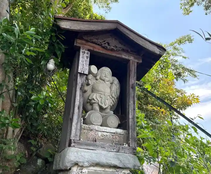 西森稲荷大明神の{uncategorized: "未分類", other: "その他", undefined: "問題あり", building: "その他建物", grave: "お墓", sacred_gate: "鳥居", guardian: "狛犬", statue: "像", buddha: "仏像", history: "歴史", nature: "自然", garden: "庭園", animal: "動物", pagoda: "塔", temizu: "手水舎", mountain_gate: "山門・神門", sanctuary: "本殿・本堂", subordinate: "末社・摂社", art: "芸術", scenery: "景色", jizo: "地蔵", ema: "絵馬", goshuin: "御朱印", omikuji: "おみくじ", items: "授与品その他", amulet: "お守り", goshuincho: "御朱印帳", eats: "食事", festival: "お祭り", votive_dance: "神楽", shichigosan: "七五三参", wedding: "結婚式", experience: "体験その他", initially: "初詣", around: "周辺", anti_infection: "感染症対策"}