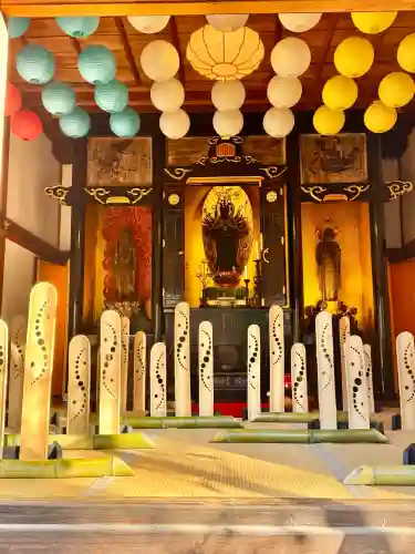 光明寺（粟生光明寺）の{uncategorized: "未分類", other: "その他", undefined: "問題あり", building: "その他建物", grave: "お墓", sacred_gate: "鳥居", guardian: "狛犬", statue: "像", buddha: "仏像", history: "歴史", nature: "自然", garden: "庭園", animal: "動物", pagoda: "塔", temizu: "手水舎", mountain_gate: "山門・神門", sanctuary: "本殿・本堂", subordinate: "末社・摂社", art: "芸術", scenery: "景色", jizo: "地蔵", ema: "絵馬", goshuin: "御朱印", omikuji: "おみくじ", items: "授与品その他", amulet: "お守り", goshuincho: "御朱印帳", eats: "食事", festival: "お祭り", votive_dance: "神楽", shichigosan: "七五三参", wedding: "結婚式", experience: "体験その他", initially: "初詣", around: "周辺", anti_infection: "感染症対策"}