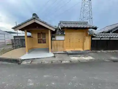 西徳寺の{uncategorized: "未分類", other: "その他", undefined: "問題あり", building: "その他建物", grave: "お墓", sacred_gate: "鳥居", guardian: "狛犬", statue: "像", buddha: "仏像", history: "歴史", nature: "自然", garden: "庭園", animal: "動物", pagoda: "塔", temizu: "手水舎", mountain_gate: "山門・神門", sanctuary: "本殿・本堂", subordinate: "末社・摂社", art: "芸術", scenery: "景色", jizo: "地蔵", ema: "絵馬", goshuin: "御朱印", omikuji: "おみくじ", items: "授与品その他", amulet: "お守り", goshuincho: "御朱印帳", eats: "食事", festival: "お祭り", votive_dance: "神楽", shichigosan: "七五三参", wedding: "結婚式", experience: "体験その他", initially: "初詣", around: "周辺", anti_infection: "感染症対策"}