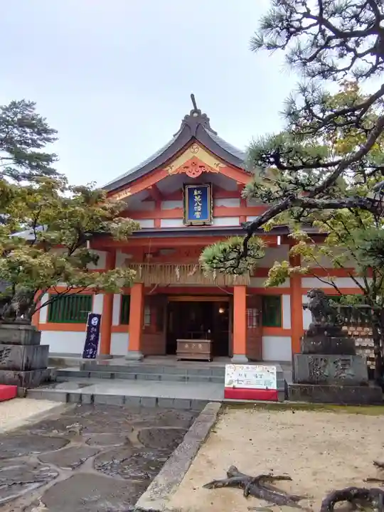 紅葉八幡宮の本殿・本堂