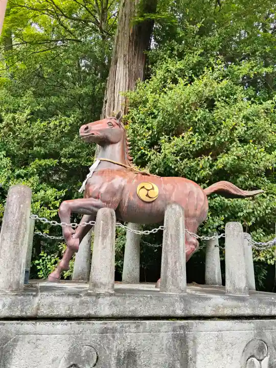 日牟禮八幡宮の{uncategorized: "未分類", other: "その他", undefined: "問題あり", building: "その他建物", grave: "お墓", sacred_gate: "鳥居", guardian: "狛犬", statue: "像", buddha: "仏像", history: "歴史", nature: "自然", garden: "庭園", animal: "動物", pagoda: "塔", temizu: "手水舎", mountain_gate: "山門・神門", sanctuary: "本殿・本堂", subordinate: "末社・摂社", art: "芸術", scenery: "景色", jizo: "地蔵", ema: "絵馬", goshuin: "御朱印", omikuji: "おみくじ", items: "授与品その他", amulet: "お守り", goshuincho: "御朱印帳", eats: "食事", festival: "お祭り", votive_dance: "神楽", shichigosan: "七五三参", wedding: "結婚式", experience: "体験その他", initially: "初詣", around: "周辺", anti_infection: "感染症対策"}
