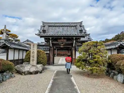 乗蓮寺の山門