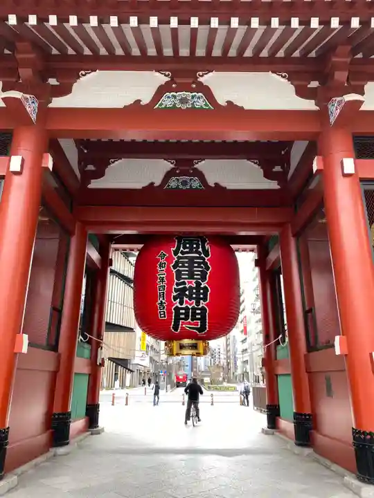 浅草寺の山門・神門