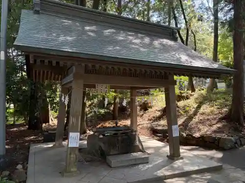 井伊谷宮の{uncategorized: "未分類", other: "その他", undefined: "問題あり", building: "その他建物", grave: "お墓", sacred_gate: "鳥居", guardian: "狛犬", statue: "像", buddha: "仏像", history: "歴史", nature: "自然", garden: "庭園", animal: "動物", pagoda: "塔", temizu: "手水舎", mountain_gate: "山門・神門", sanctuary: "本殿・本堂", subordinate: "末社・摂社", art: "芸術", scenery: "景色", jizo: "地蔵", ema: "絵馬", goshuin: "御朱印", omikuji: "おみくじ", items: "授与品その他", amulet: "お守り", goshuincho: "御朱印帳", eats: "食事", festival: "お祭り", votive_dance: "神楽", shichigosan: "七五三参", wedding: "結婚式", experience: "体験その他", initially: "初詣", around: "周辺", anti_infection: "感染症対策"}
