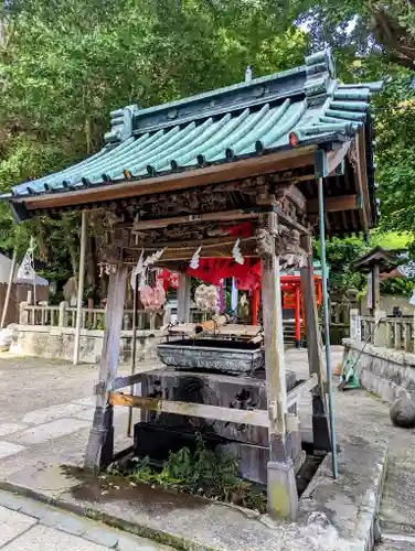 海南神社の手水舎
