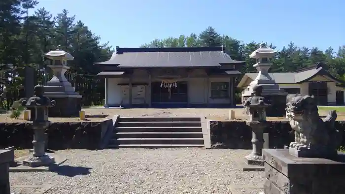 大潟神社の本殿