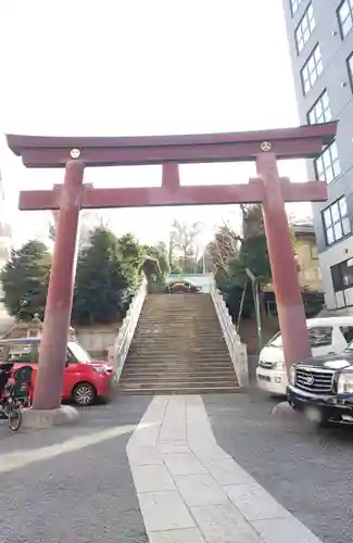 白金氷川神社の鳥居