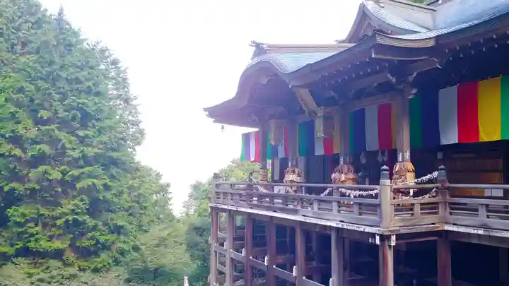 狸谷山不動院の本殿・本堂