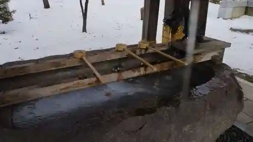 彌彦神社　(伊夜日子神社)の手水舎