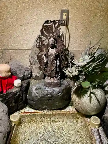 三瀧山不動院の手水舎