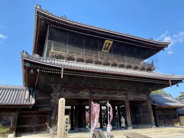 大通寺(長浜御坊)の山門・神門