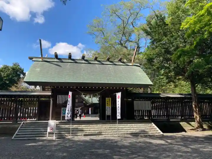 千歳神社の山門・神門