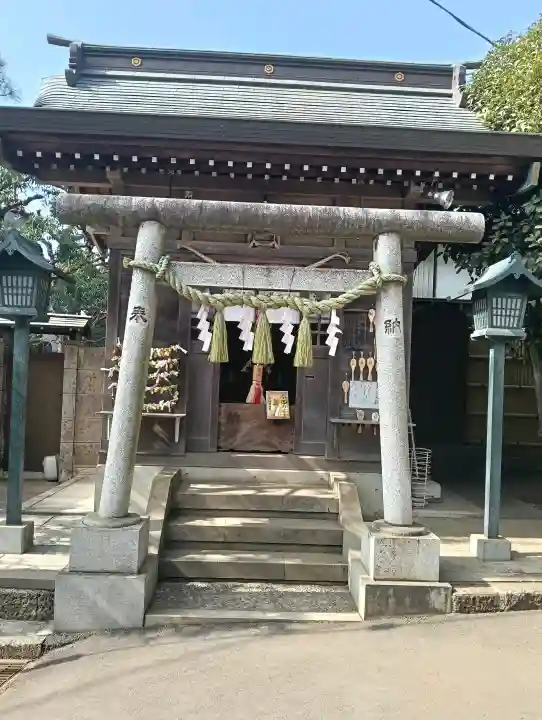 太子堂八幡神社の{uncategorized: "未分類", other: "その他", undefined: "問題あり", building: "その他建物", grave: "お墓", sacred_gate: "鳥居", guardian: "狛犬", statue: "像", buddha: "仏像", history: "歴史", nature: "自然", garden: "庭園", animal: "動物", pagoda: "塔", temizu: "手水舎", mountain_gate: "山門・神門", sanctuary: "本殿・本堂", subordinate: "末社・摂社", art: "芸術", scenery: "景色", jizo: "地蔵", ema: "絵馬", goshuin: "御朱印", omikuji: "おみくじ", items: "授与品その他", amulet: "お守り", goshuincho: "御朱印帳", eats: "食事", festival: "お祭り", votive_dance: "神楽", shichigosan: "七五三参", wedding: "結婚式", experience: "体験その他", initially: "初詣", around: "周辺", anti_infection: "感染症対策"}