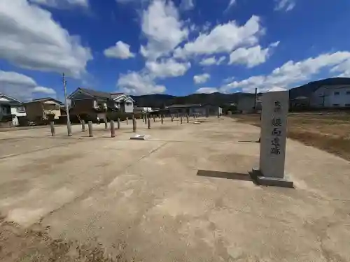 箸墓古墳（倭迹迹日百襲姫命 大市墓）の{uncategorized: "未分類", other: "その他", undefined: "問題あり", building: "その他建物", grave: "お墓", sacred_gate: "鳥居", guardian: "狛犬", statue: "像", buddha: "仏像", history: "歴史", nature: "自然", garden: "庭園", animal: "動物", pagoda: "塔", temizu: "手水舎", mountain_gate: "山門・神門", sanctuary: "本殿・本堂", subordinate: "末社・摂社", art: "芸術", scenery: "景色", jizo: "地蔵", ema: "絵馬", goshuin: "御朱印", omikuji: "おみくじ", items: "授与品その他", amulet: "お守り", goshuincho: "御朱印帳", eats: "食事", festival: "お祭り", votive_dance: "神楽", shichigosan: "七五三参", wedding: "結婚式", experience: "体験その他", initially: "初詣", around: "周辺", anti_infection: "感染症対策"}