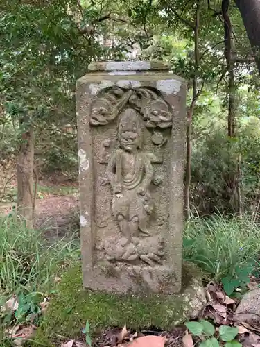 嚴嶋神社の像