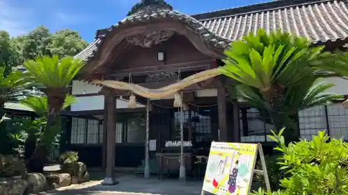 興除神社の本殿