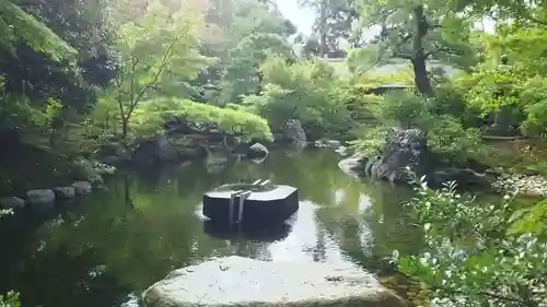 寒川神社の庭園