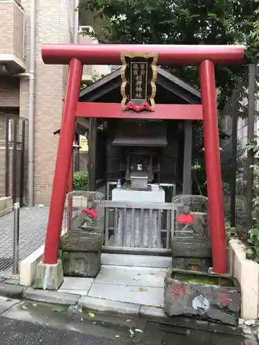 田安鎮護稲荷神社の鳥居