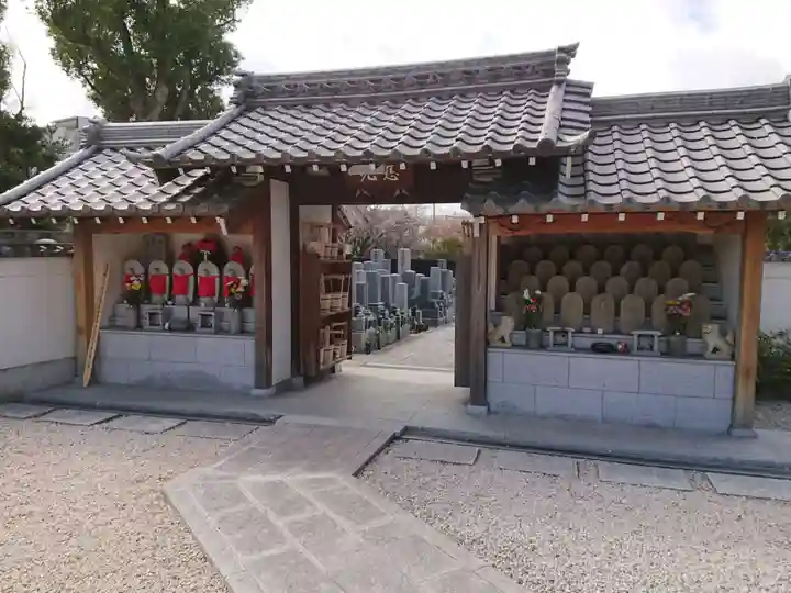 禅養寺の山門・神門
