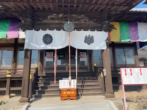 埼玉厄除け開運大師・龍泉寺（切り絵御朱印発祥の寺）の本殿