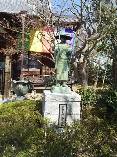 青蓮寺の像