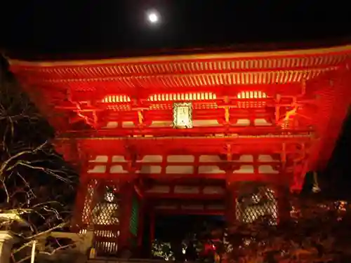 清水寺の山門・神門