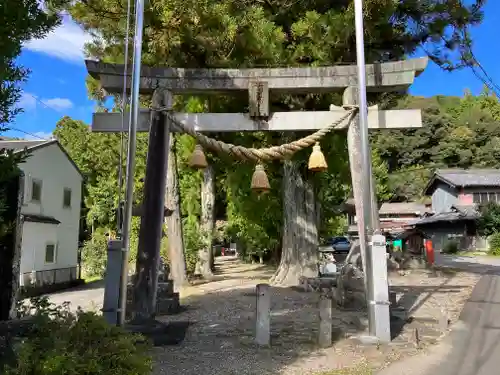 白山神社の鳥居