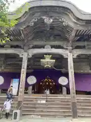 成相寺の本殿