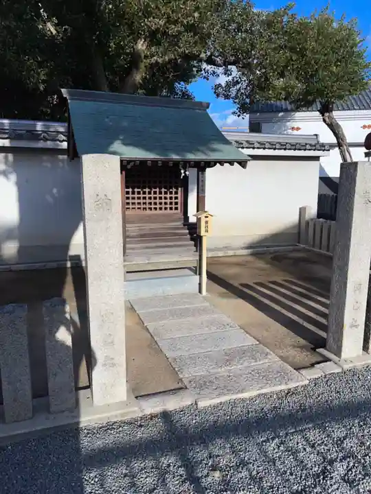 泉井上神社の末社・摂社